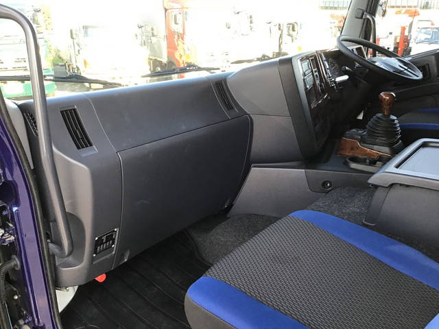 いすゞギガアルミウイング大型（10t）[写真37]