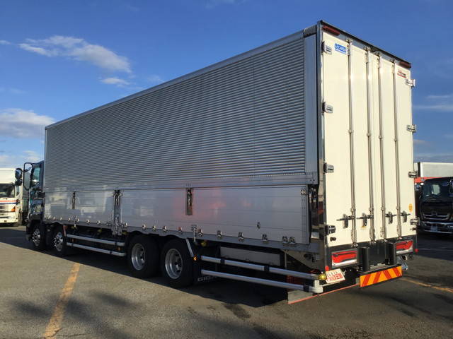 いすゞギガアルミウイング大型（10t）[写真04]