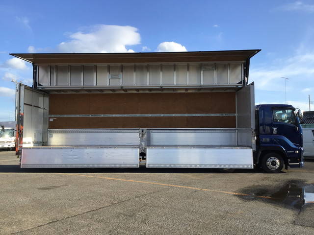 いすゞギガアルミウイング大型（10t）[写真07]