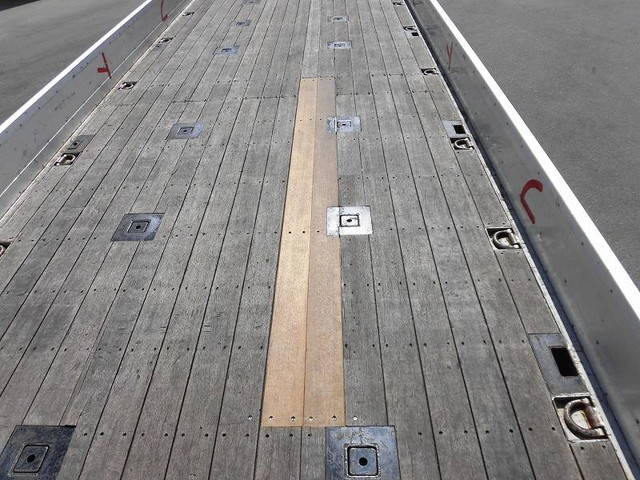 UDトラックスクオンアルミブロック大型（10t）[写真27]