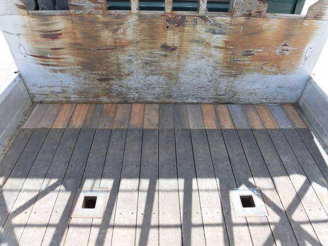 UDトラックスクオンアルミブロック大型（10t）[写真28]