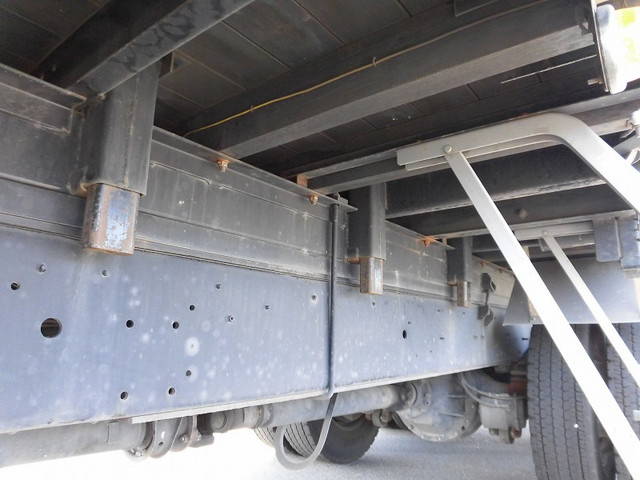 UDトラックスクオンアルミブロック大型（10t）[写真09]