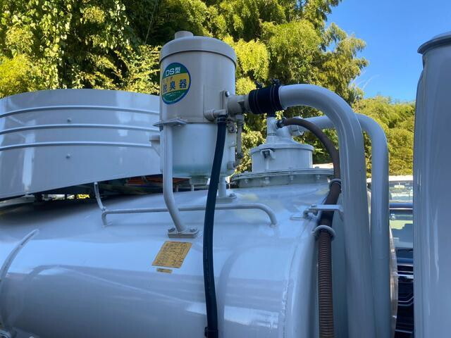 いすゞエルフバキュームカー小型（2t・3t）[写真11]