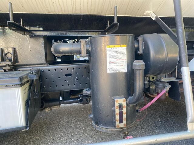 いすゞエルフバキュームカー小型（2t・3t）[写真12]