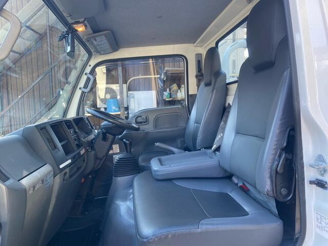 いすゞエルフバキュームカー小型（2t・3t）[写真23]