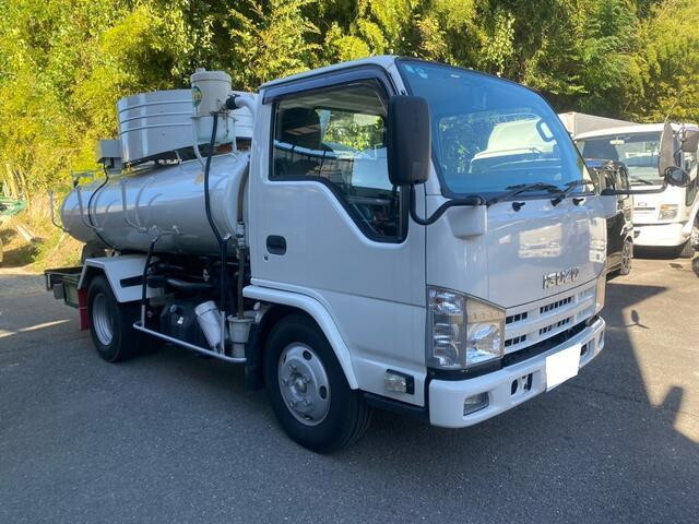 いすゞエルフバキュームカー小型（2t・3t）[写真06]