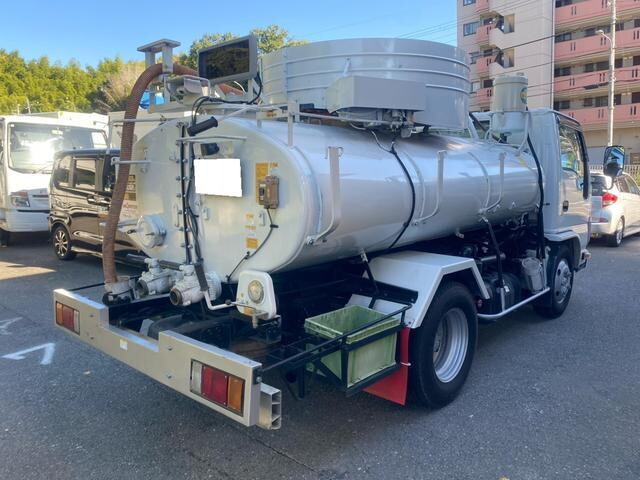 いすゞエルフバキュームカー小型（2t・3t）[写真07]