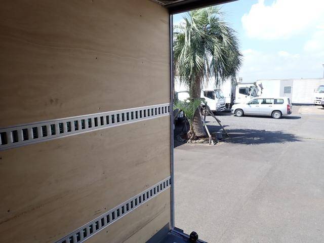 いすゞエルフアルミバン小型（2t・3t）[写真14]