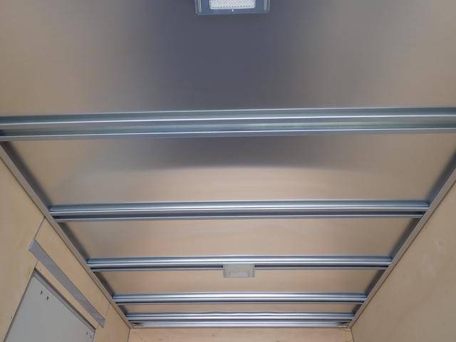 いすゞエルフアルミバン小型（2t・3t）[写真17]