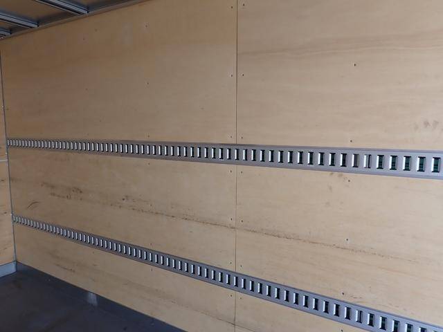 いすゞエルフアルミバン小型（2t・3t）[写真19]