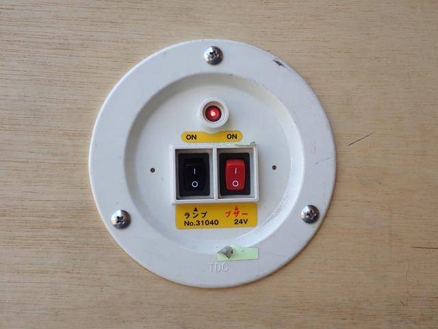 いすゞエルフアルミバン小型（2t・3t）[写真21]