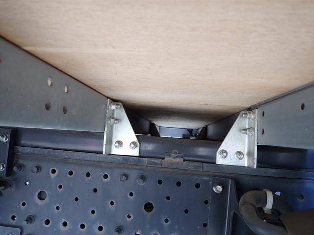 いすゞエルフアルミバン小型（2t・3t）[写真23]