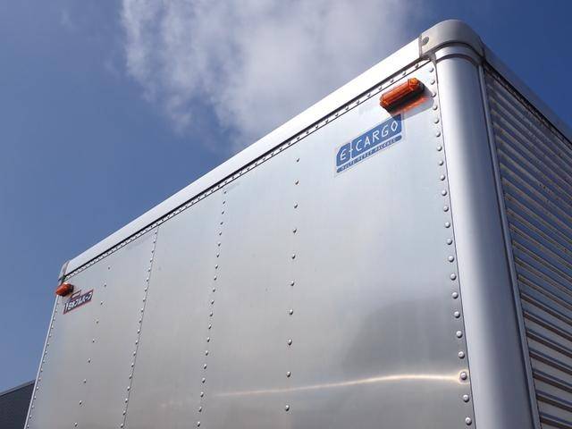 いすゞエルフアルミバン小型（2t・3t）[写真08]