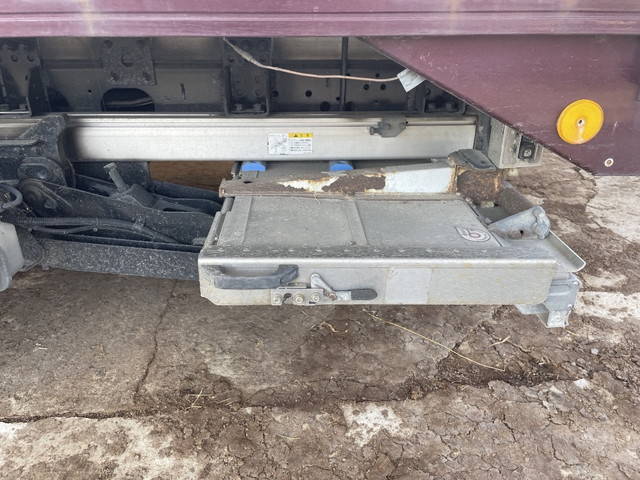 いすゞフォワードアルミウイング中型（4t）[写真15]