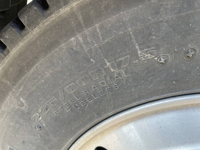 いすゞフォワードアルミウイング中型（4t）[写真23]