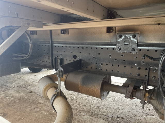 いすゞフォワードアルミウイング中型（4t）[写真24]