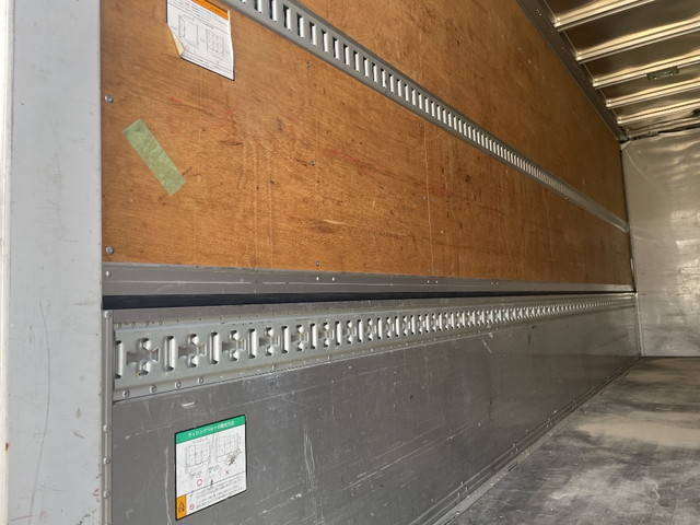 いすゞフォワードアルミウイング中型（4t）[写真09]