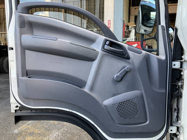 いすゞエルフ冷凍車（冷蔵車）小型（2t・3t）[写真24]