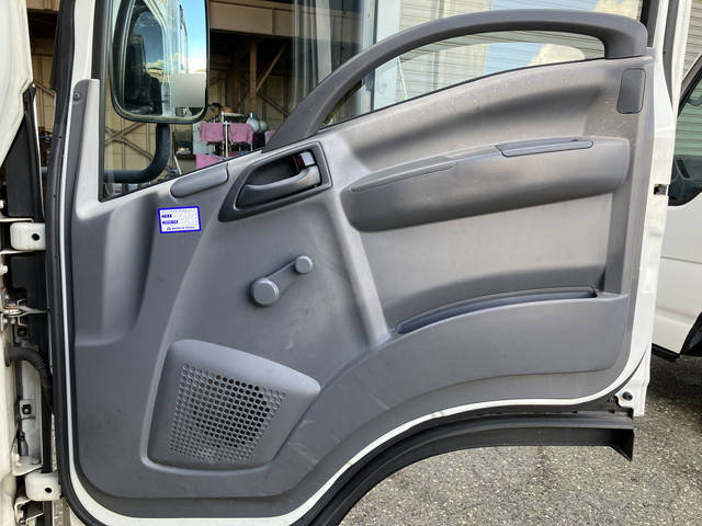 いすゞエルフ冷凍車（冷蔵車）小型（2t・3t）[写真25]