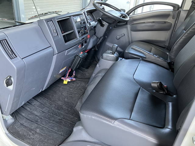 いすゞエルフ冷凍車（冷蔵車）小型（2t・3t）[写真28]