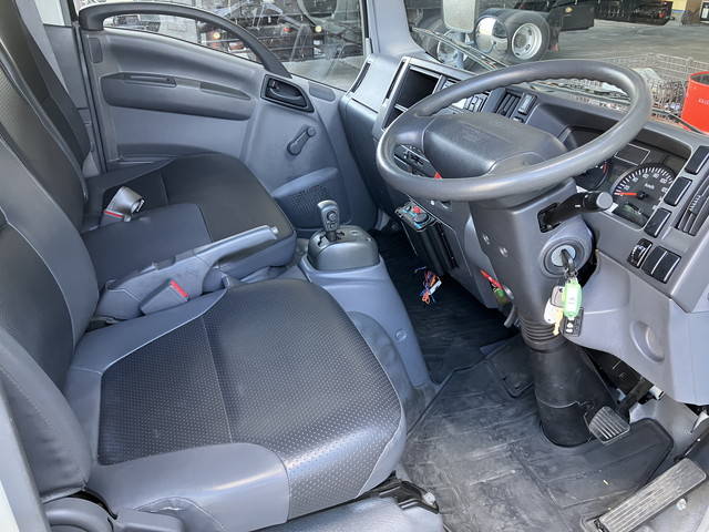 いすゞエルフ冷凍車（冷蔵車）小型（2t・3t）[写真29]