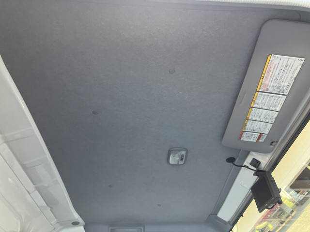 いすゞエルフ冷凍車（冷蔵車）小型（2t・3t）[写真30]