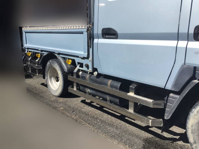 三菱ふそうキャンターダブルキャブ（Wキャブ）小型（2t・3t）[写真11]