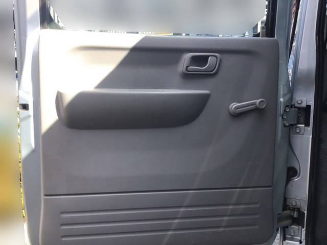 三菱ふそうキャンターダブルキャブ（Wキャブ）小型（2t・3t）[写真19]