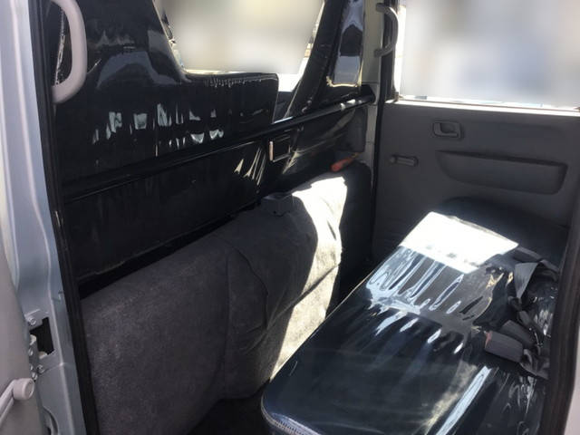 三菱ふそうキャンターダブルキャブ（Wキャブ）小型（2t・3t）[写真23]