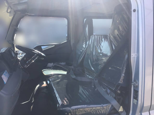 三菱ふそうキャンターダブルキャブ（Wキャブ）小型（2t・3t）[写真29]