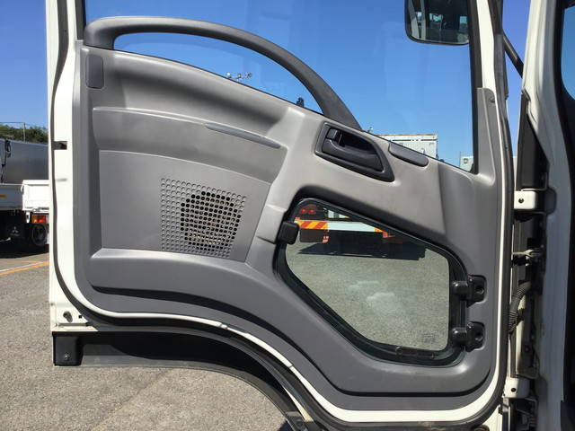 いすゞフォワードセーフティローダー中型（4t）[写真25]