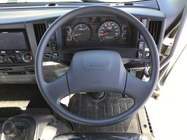 いすゞフォワードセーフティローダー中型（4t）[写真32]