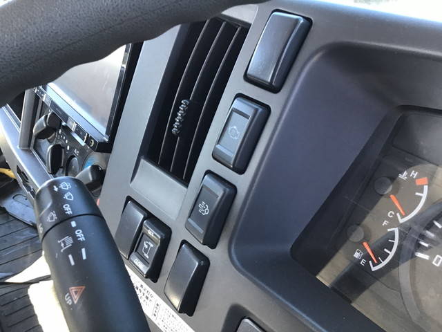 いすゞフォワードセーフティローダー中型（4t）[写真35]