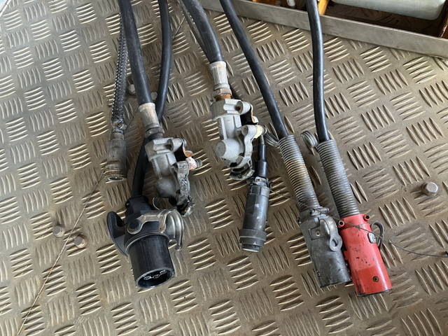 三菱ふそうスーパーグレートトレーラーヘッド（トラクターヘッド）大型（10t）[写真12]