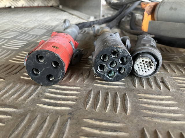 三菱ふそうスーパーグレートトレーラーヘッド（トラクターヘッド）大型（10t）[写真14]