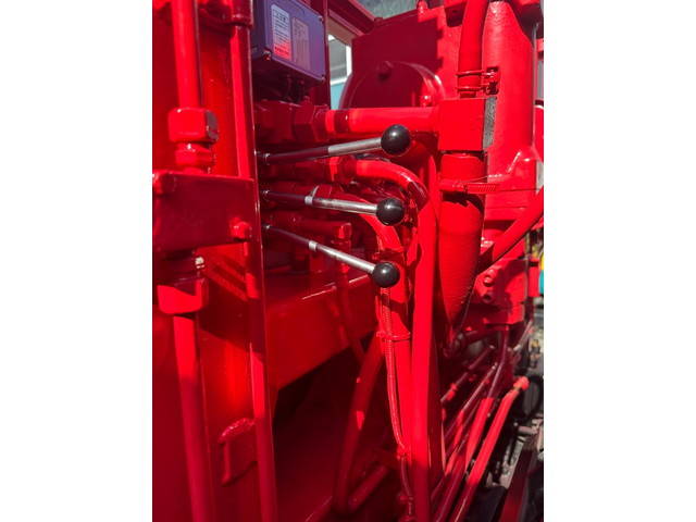 いすゞギガセルフローダー大型（10t）[写真18]