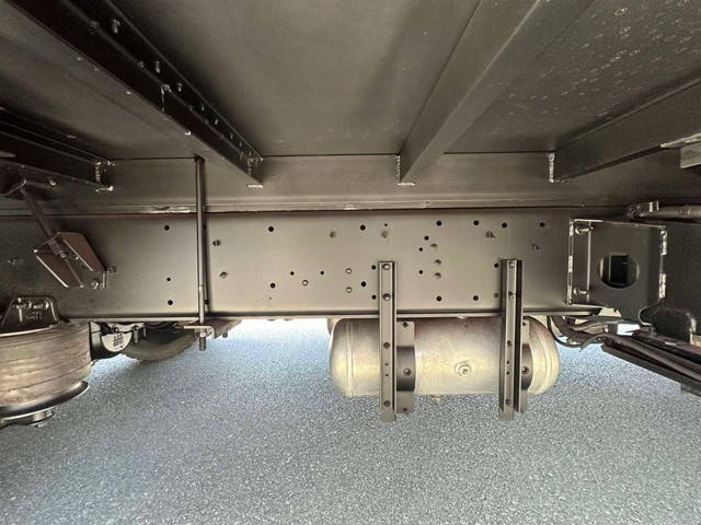 いすゞギガセルフローダー大型（10t）[写真25]