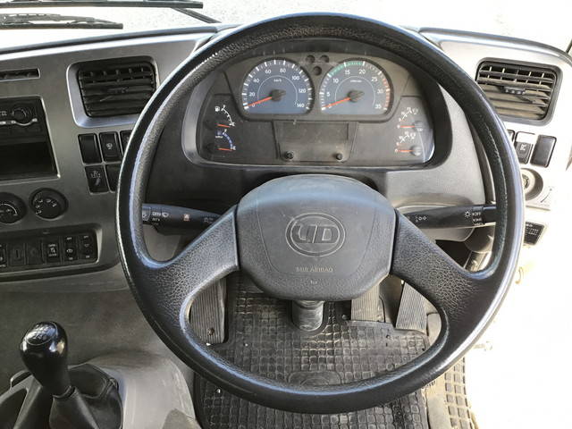 UDトラックスコンドル深ダンプ（土砂禁ダンプ）中型（4t）[写真37]