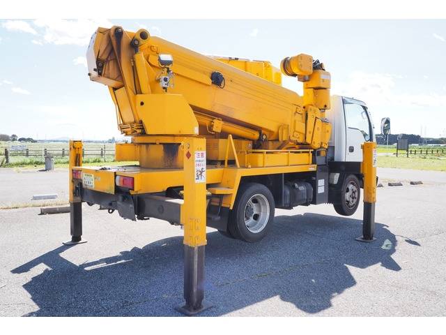 いすゞエルフ高所作業車小型（2t・3t）[写真04]