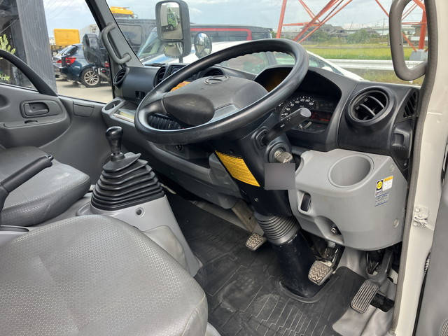 日野デュトロアルミバン小型（2t・3t）[写真12]