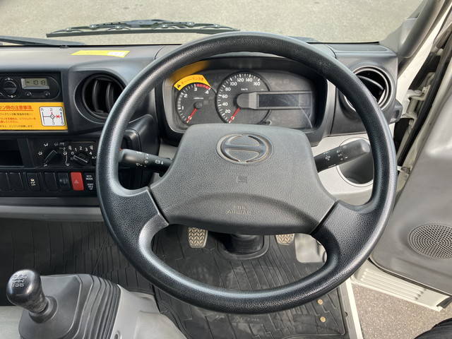 日野デュトロアルミバン小型（2t・3t）[写真17]