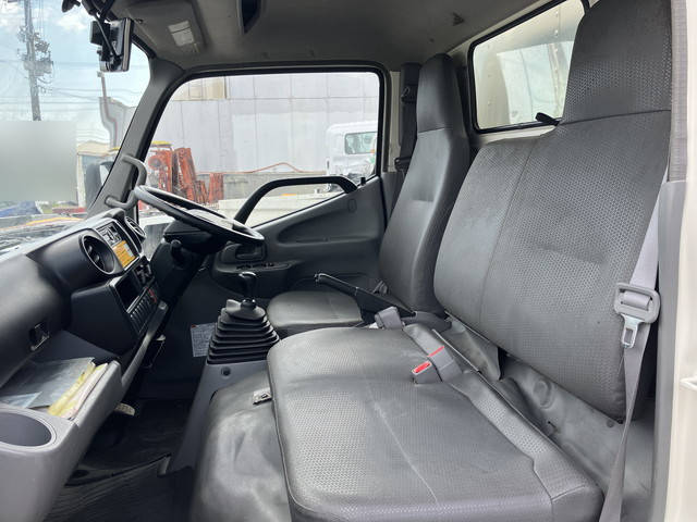 日野デュトロアルミバン小型（2t・3t）[写真21]