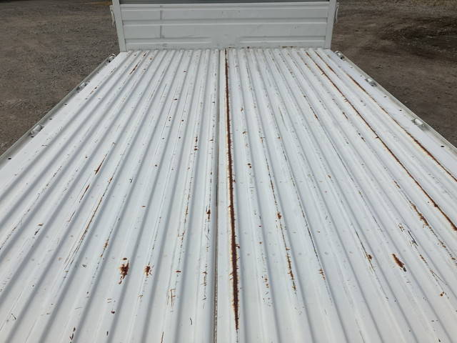 トヨタトヨエース平ボディ小型（2t・3t）[写真16]