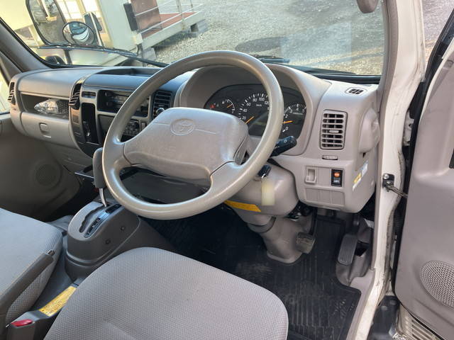 トヨタトヨエース平ボディ小型（2t・3t）[写真34]