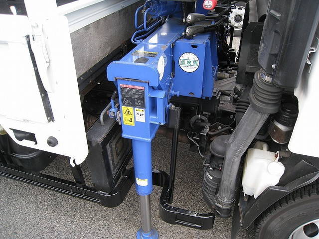 いすゞエルフクレーン4段小型（2t・3t）[写真11]