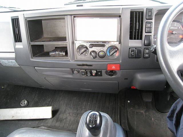 いすゞエルフクレーン4段小型（2t・3t）[写真19]