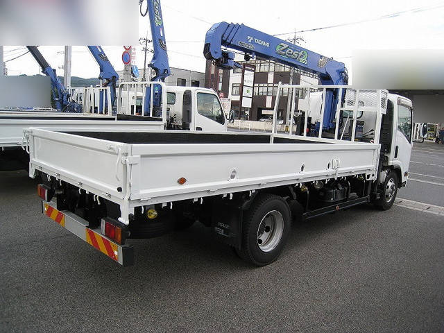 いすゞエルフクレーン4段小型（2t・3t）[写真04]