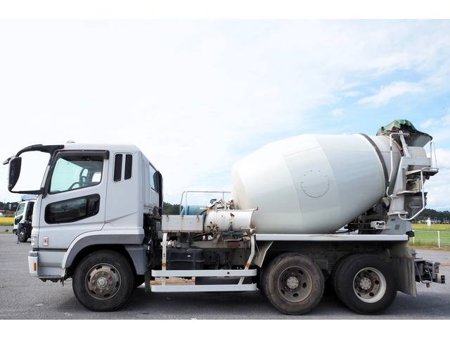 三菱ふそうスーパーグレートミキサー車（コンクリートミキサー）大型（10t）[写真04]