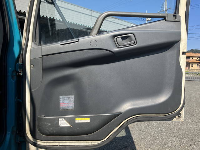 三菱ふそうファイターアルミブロック中型（4t）[写真26]