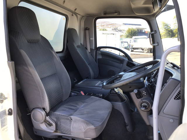 いすゞフォワードパネルウイング中型（4t）[写真28]